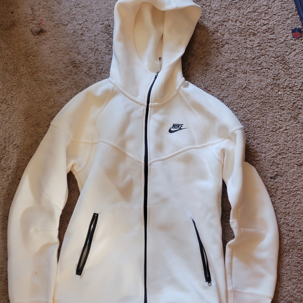 Nike White Zip-Up Hoodie